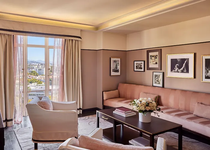 Sunset Tower Hotel